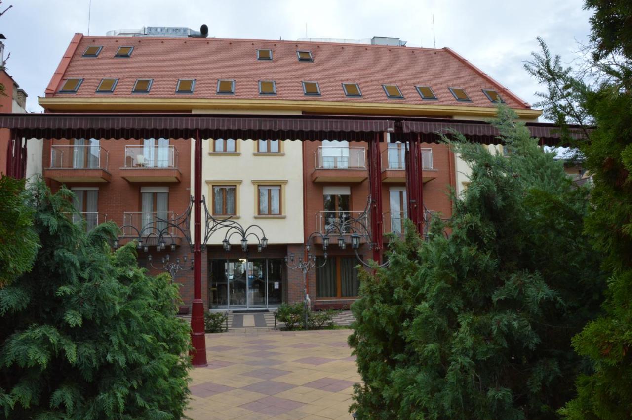 Hotel Obester Debrecen Dış mekan fotoğraf