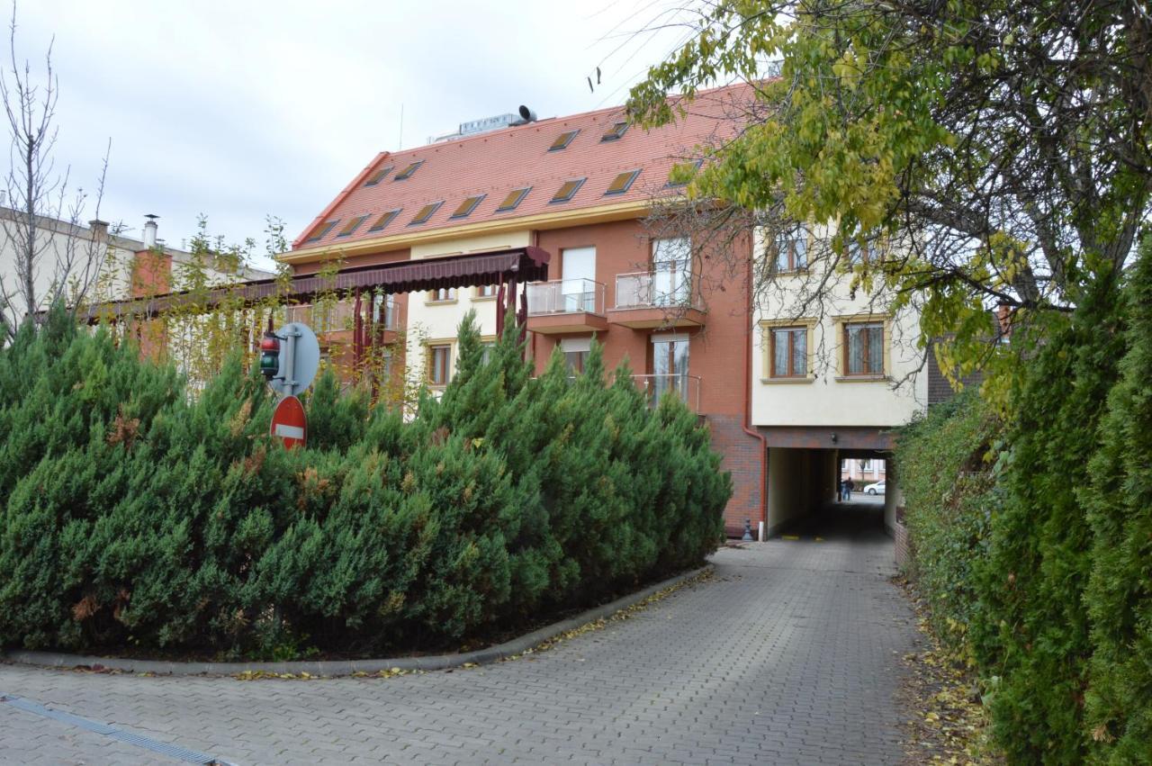 Hotel Obester Debrecen Dış mekan fotoğraf